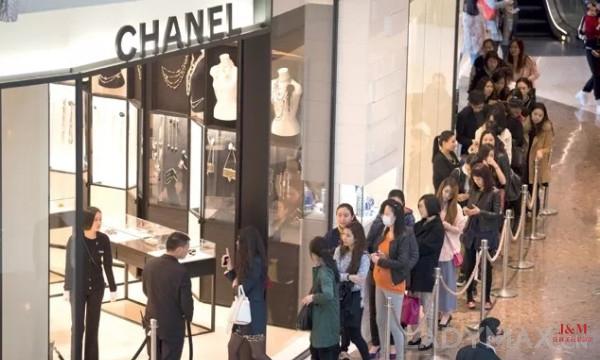 亚洲是Chanel第二大市场,销售额则较上一财年大涨16%至37.5亿美元.jpg